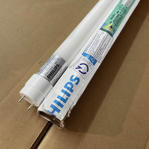 bong den ledtube philips ledtube de 600mm 9w 900lm 765 t8 g13 6500k.jpg