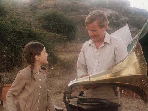 cap The.Flame.Trees.of.Thika.S01E01.The.Promised.Land.WEB DL.DDP2.0.H.264 squalor 00 19 11 06.png