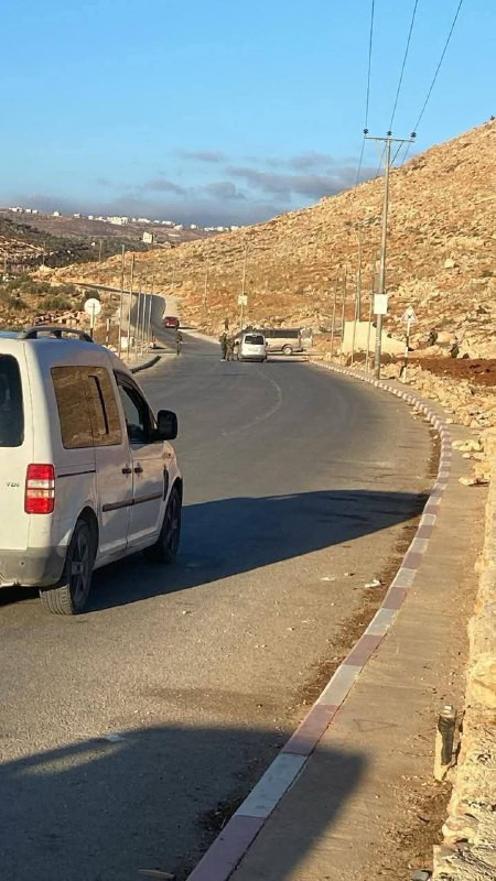 متابعة | الجيش الإسرائيلي يغلق مدخل قرية المغير شرق مدينة رام الله ويمنع الدخول والخروج من القرية....