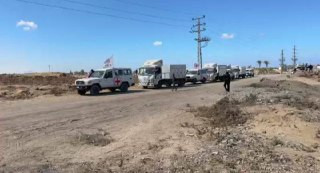 صورة| الصليب الأحمر يتوجه إلى معبر كيسوفيم لنقل جثامين الشهداء الفلسطينيين....