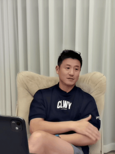 0062BoZOgy1i4xuuhfezgg30u0140u12.gif
