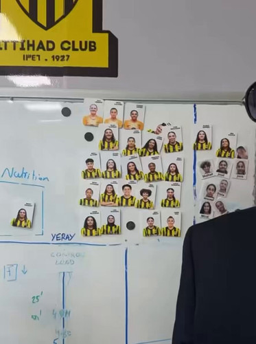 hq6Ffj7XLxsCyD a.jpg