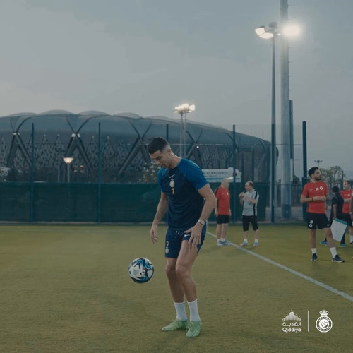 ePn5 HoJTSs7DXzA.jpg