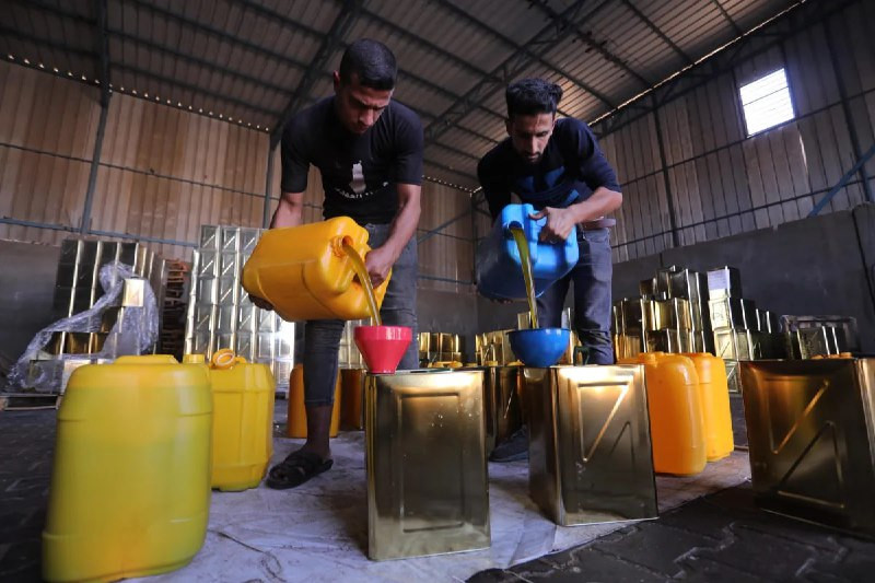 إدارة المعابر تسمح بإدخال 5 تنكات زيت زيتون إلى الأردن اعتبارًا من الأحد القادم...