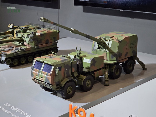 G38ZjejWoAAXQ59.jpg