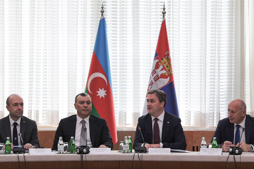 G38vzX2WAAEdP X.jpg