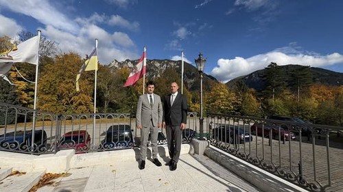 569902887 1375306393991360 4082073428080503338 n.jpg?stp=cp6 dst jpg s590x590 tt6& nc cat=106&ccb=1 .jpg