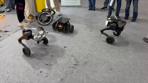 e31F0v2nNUY muA9.jpg