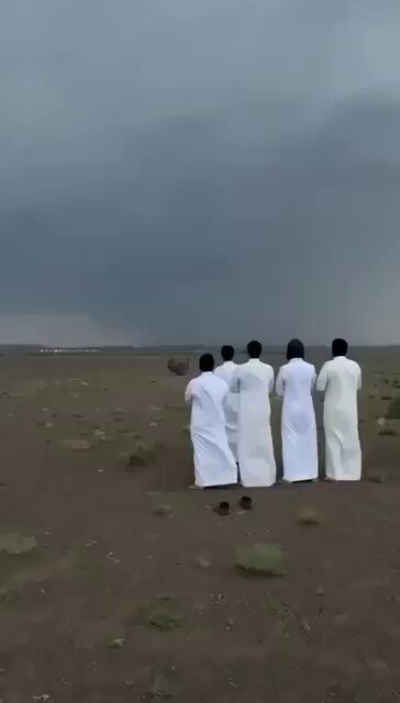 B1Av4IjRPrYEzNsm.jpg