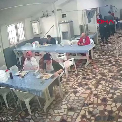 B1 xxFUAGQzlihN4.jpg