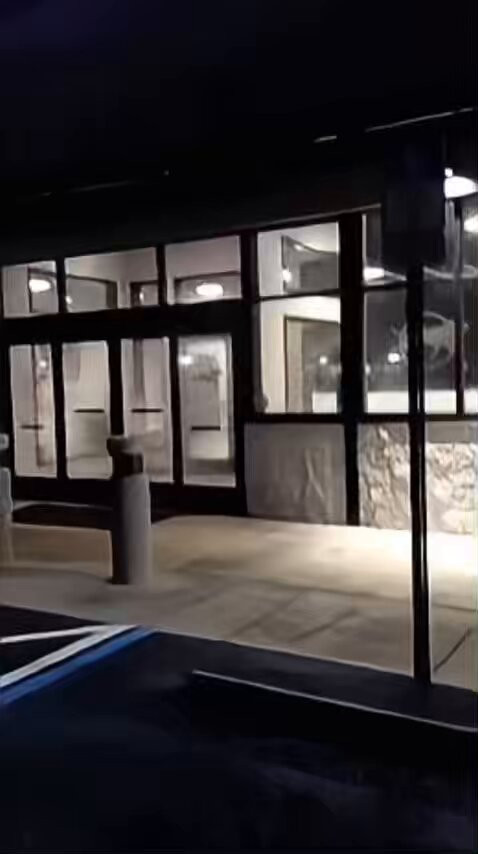 IRuM7b5dVU9bkv G.jpg