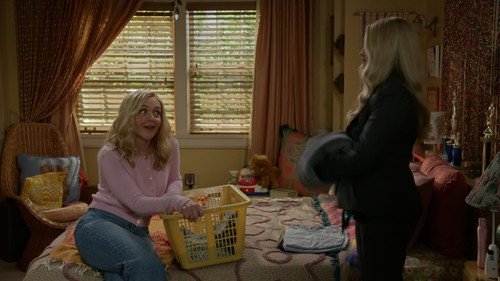 Georgie.and.Mandys.First.Marriage.S02E02.1080p.x265 ELiTE 016.jpg