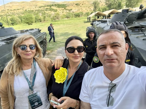 571026247 10213379058346969 954036473789563701 n.jpg?stp=cp6 dst jpg s720x720 tt6& nc cat=108&ccb=1 .jpg