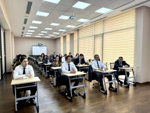 G38D9FgWEAAgCqT.jpg