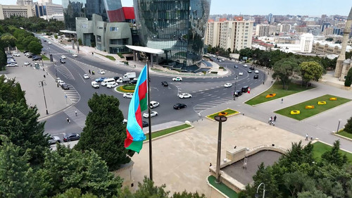 Dy2Capgmj MRpiXE.jpg