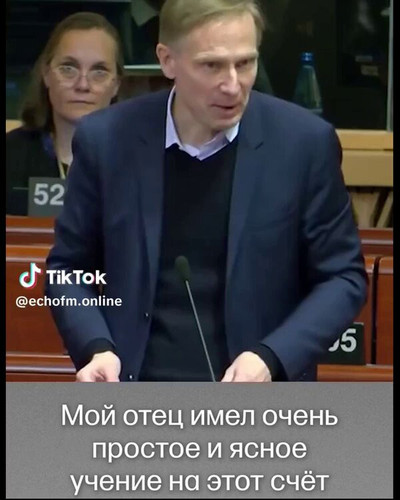 vcD9 uiPV7Sen4cg.jpg