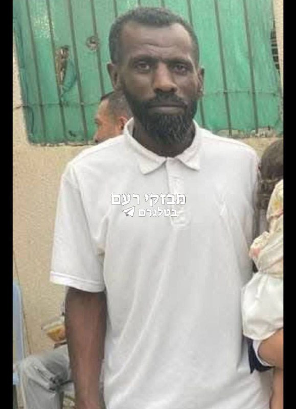 مصدر في مستشفى شهداء الأقصى بغزة: شهيدان في قصف من مسيرة إسرائيلية شرقي دير البلح وسط قطاع غزة...