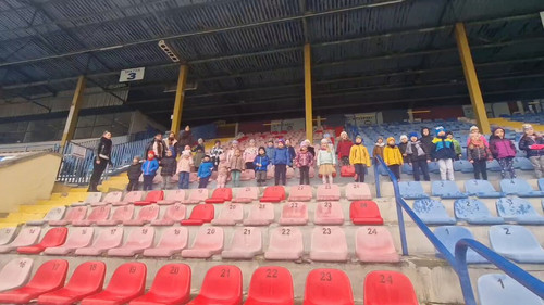 f rRKE Z1QNhtxyL.jpg