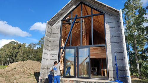 CASA 09 Instalação Caixilho Frontal.jpg