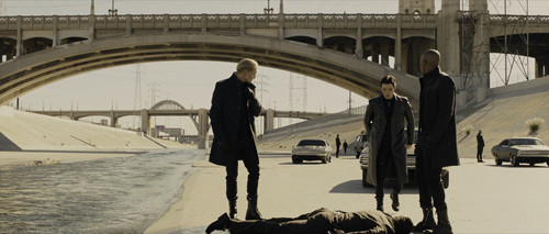 In.Time.2011.Upscaled.2160p.BluRay.CZ SK EN.DTS HD MA.5.1.x265 E.mkv snapshot 00.22.31 [2025.10.07 1.jpg