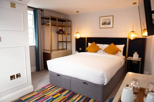 Best Places to Stay in St John's Wood London.png
