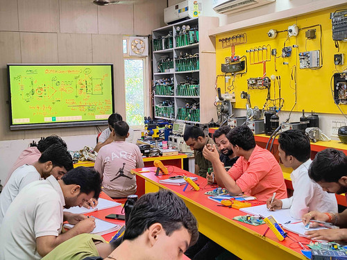 Multitech Institute | AC PCB Repairing Course in Delhi | 8800485390.jpg