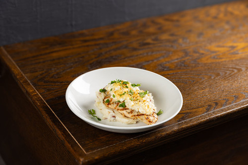OLO smothered garlic parm chicken HopcatFallFeatures2024 OLO 9237.jpg