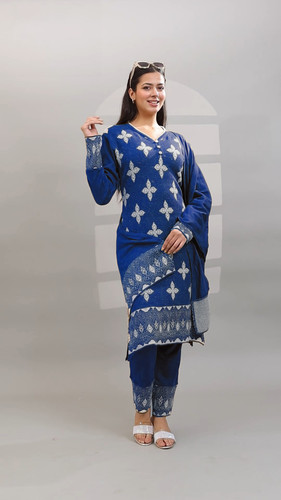 Kurta Blue Flower S:Front.jpg