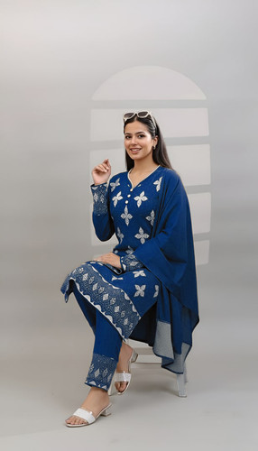 Kurta Blue Flower Look.jpg