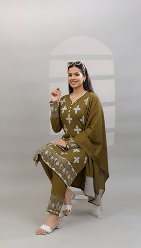 Kurta Blue Flower Look.jpg