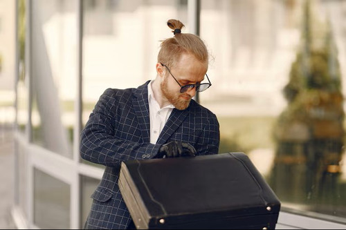 How to Style a Men's Leather Briefcase for Every Occasion.jpg