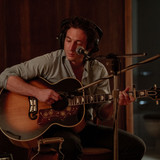 (L-R) Jeremy Allen White as Bruce Springsteen in 20th Century Studios' SPRINGSTEEN: DELIVER ME FROM 