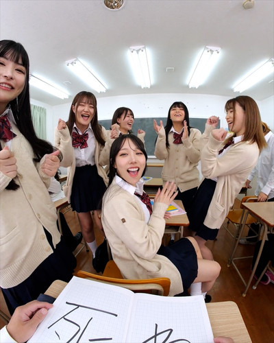 1.07 04 59 19.Still004.jpg