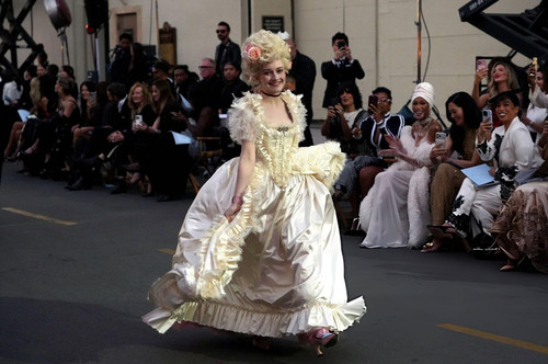 julia garner at vogue world hollywood 2025 at paramount studios in los angeles 10 26 2025 4