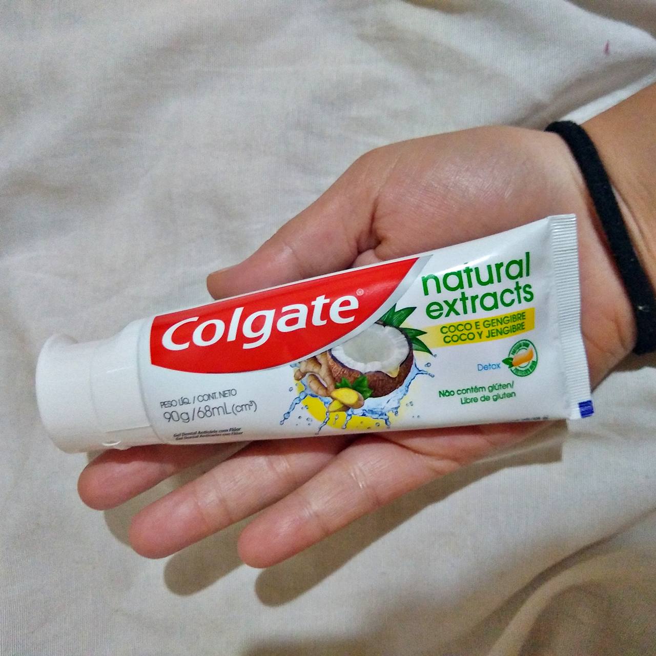 4 Colgate Creme Dental Natural Extracts Detox 90g