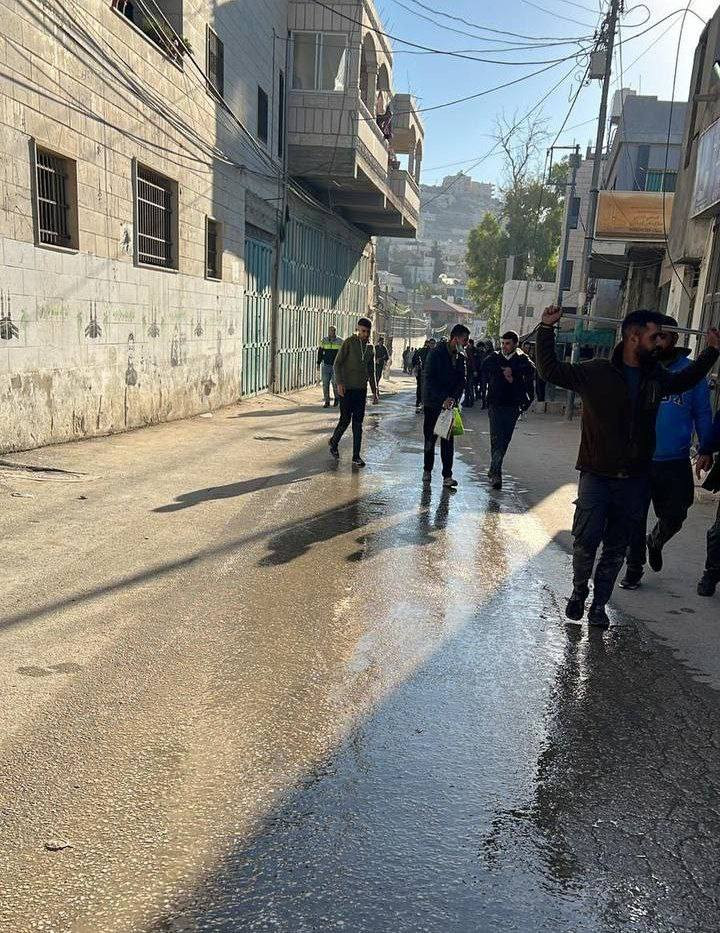 قوات الاحتلال أطلقت سراح جميع المعتقلين من مخيم العروب شمال الخليل بعد حملة واسعة شملت تنكيلاً وتخريباً لمحتويات المنازل....