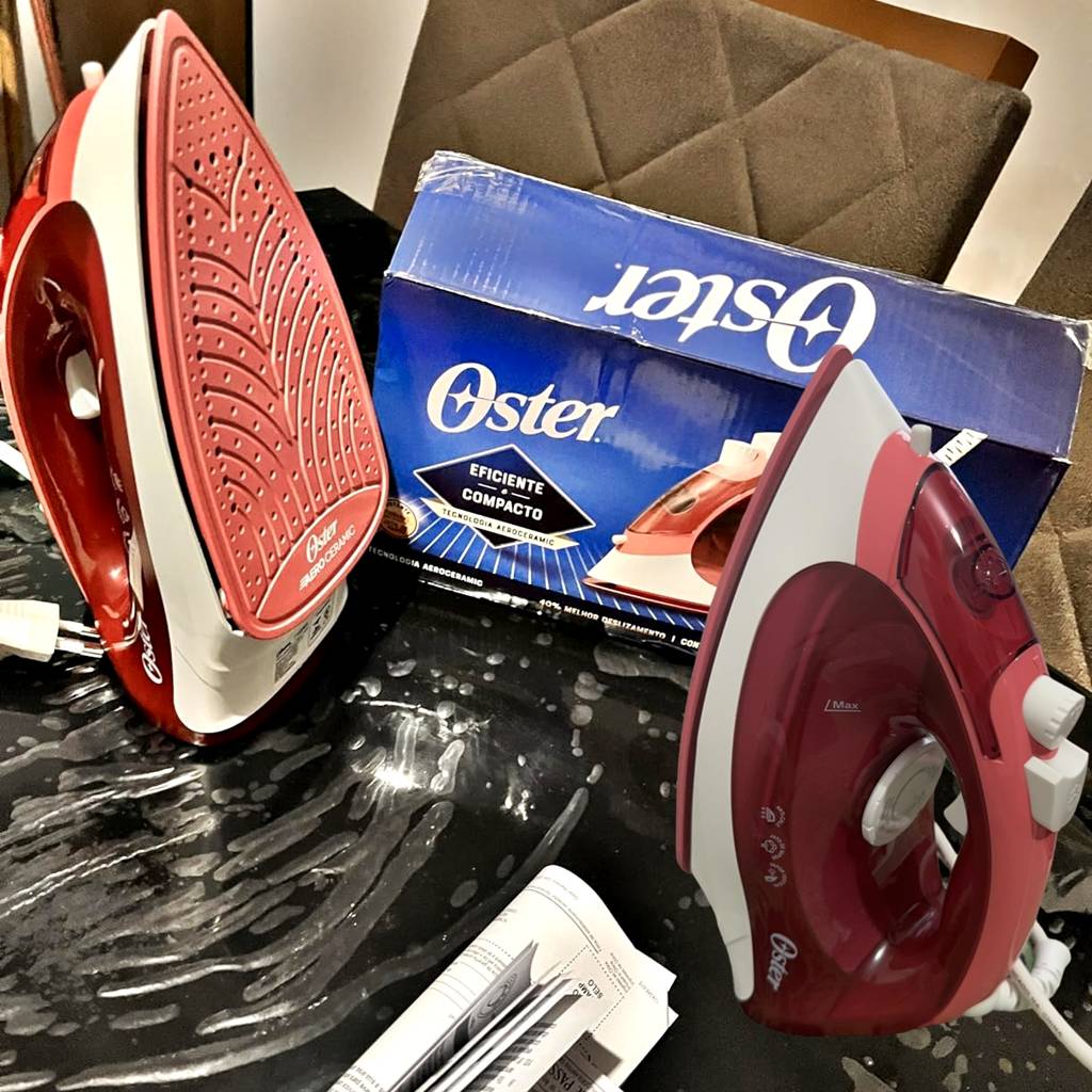 Ferro de Passar a Vapor Oster, Aeroceramic, Base Cerâmica, Vermelho, 1200W, GCSTBS5053