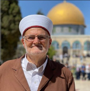 الشيخ عكرمة صبري خطيب المسجد الأقصى:
ـ  نحذر من تصاعد الاقتحامات والانتهاكات في الأقصى خلال الأيام المقبلة.

ـ سلطات الاحتلال فرضت حصارا مشددا على مدي...