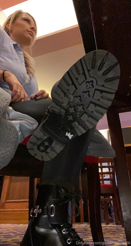 goddesssuzie26 05 11 2021 2266337624 Pay for my lunch 綾.jpg