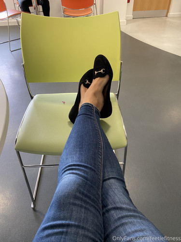 goddesssuzie26 04 10 2021 2238246774 At work you constantly look at my feet in my flats… I notice an.jpg