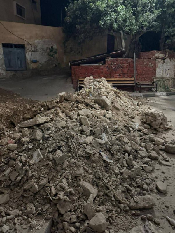 جرافات الاحتلال تدمّر البنية التحتية خلال الاقتحام المستمر لبلدة طمون جنوب طوباس....