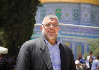 مصادر عائلية: قوات الاحتلال تجدد الاعتقال الإداري للشيخ حسن يوسف من رام الله للمرة الخامسة على التوالي؛ أربعة أشهر إضافية، مع العلم أنه معتقل منذ عامي...