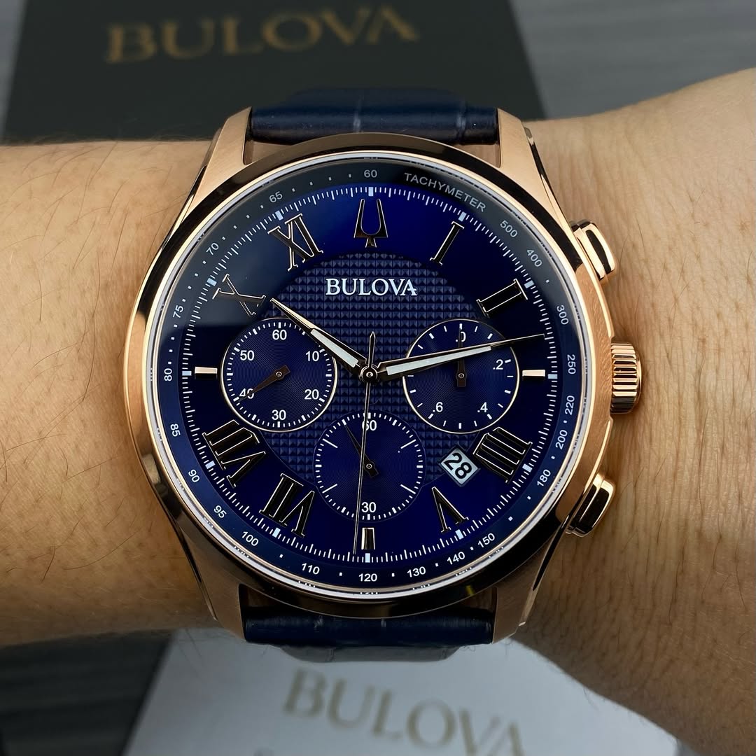 Relógio masculino Bulova Classic Wilton, 43 mm, azul/ouro rosa