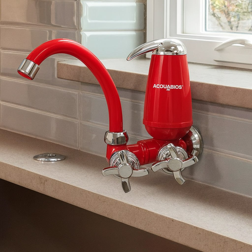 Torneira Cozinha Parede Vermelha Filtro Bica Móvel Cromado Cor Vermelho/Cromo
