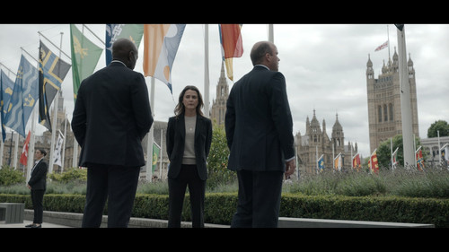 The.Diplomat.S03E02.Last.Dance.at.the.Country.Club.1080p.NF.WEB DL.CZ EN.DD+5.1.Atmos.H.264 FLUX.mkv.jpg