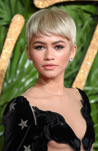 LONDON, ENGLAND - DECEMBER 04:  Zendaya attends The Fashion Awards 2017 in partnership with Swarovsk.jpg