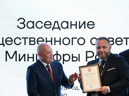 https://iili.io/KkpeLSp.md.jpg