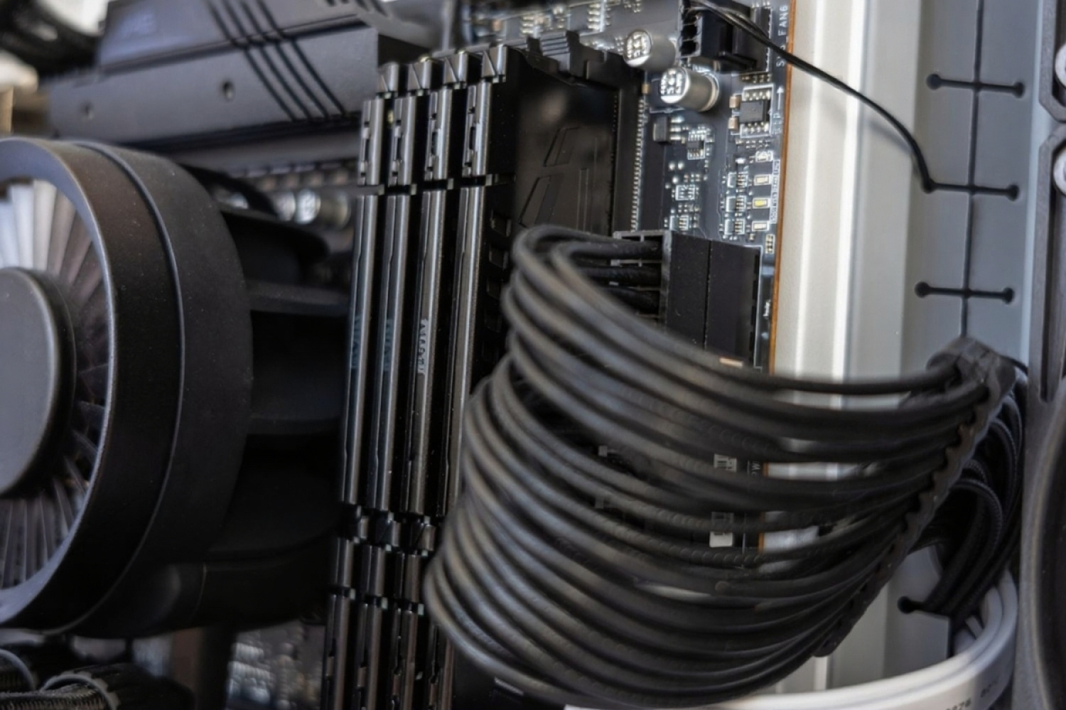 Assembly & cable management