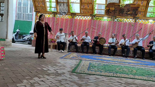 EfV FBnxKP VH Pc.jpg