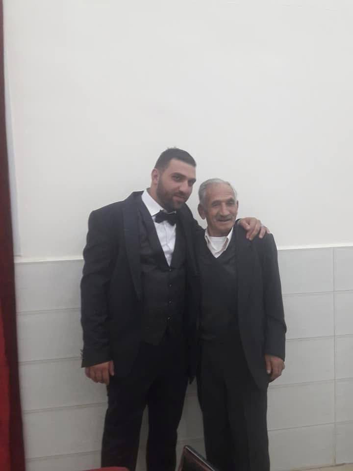 اعتقل نجله قبل أسبوع.. قوات الاحتلال تعتقل المسن نمر مصطفى أبو عياش (80 عاماً) بعد مداهمة منزله في بلدة بيت أمر بالخليل....